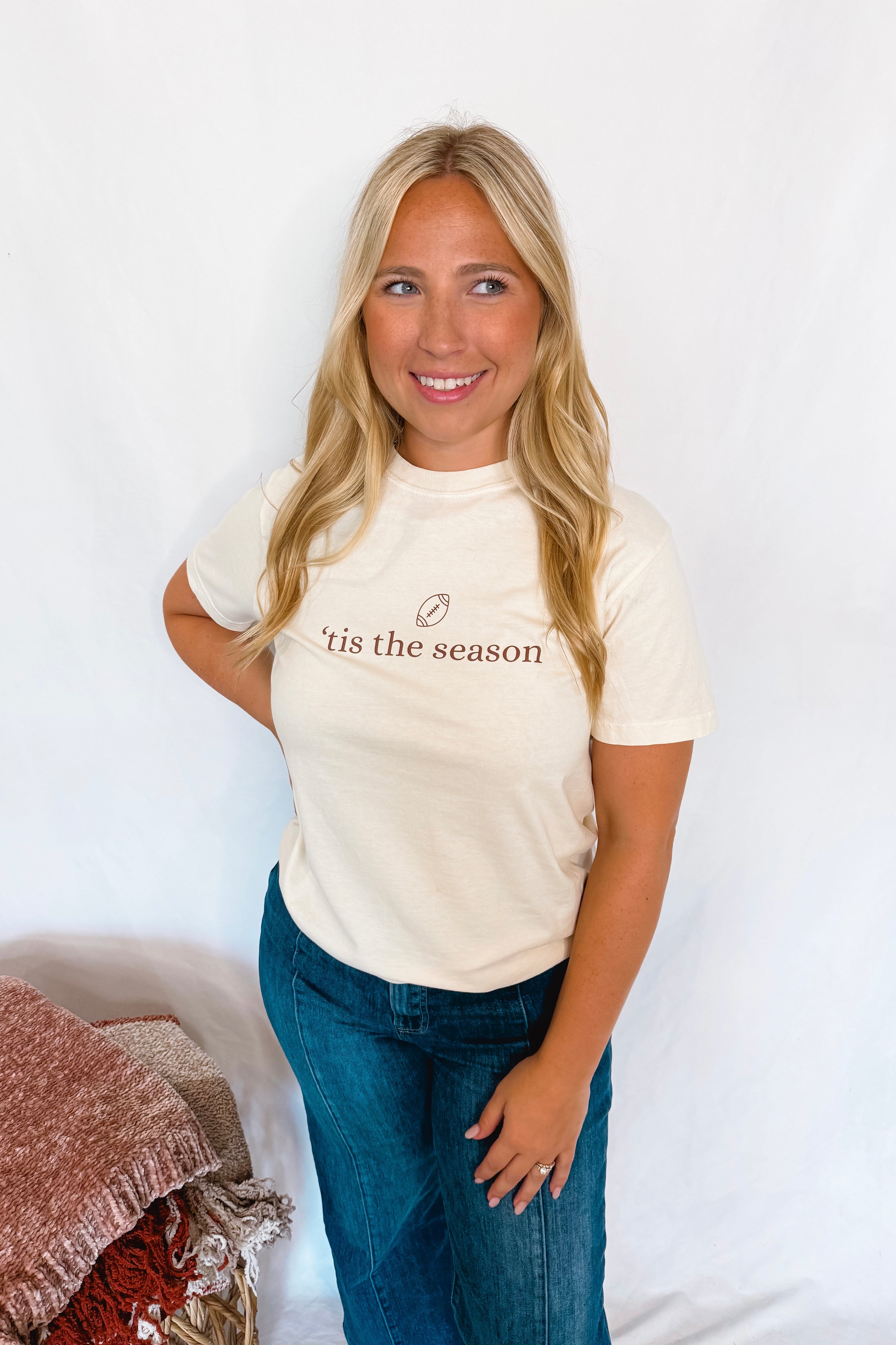 'Tis The Season Graphic Tee - Cream