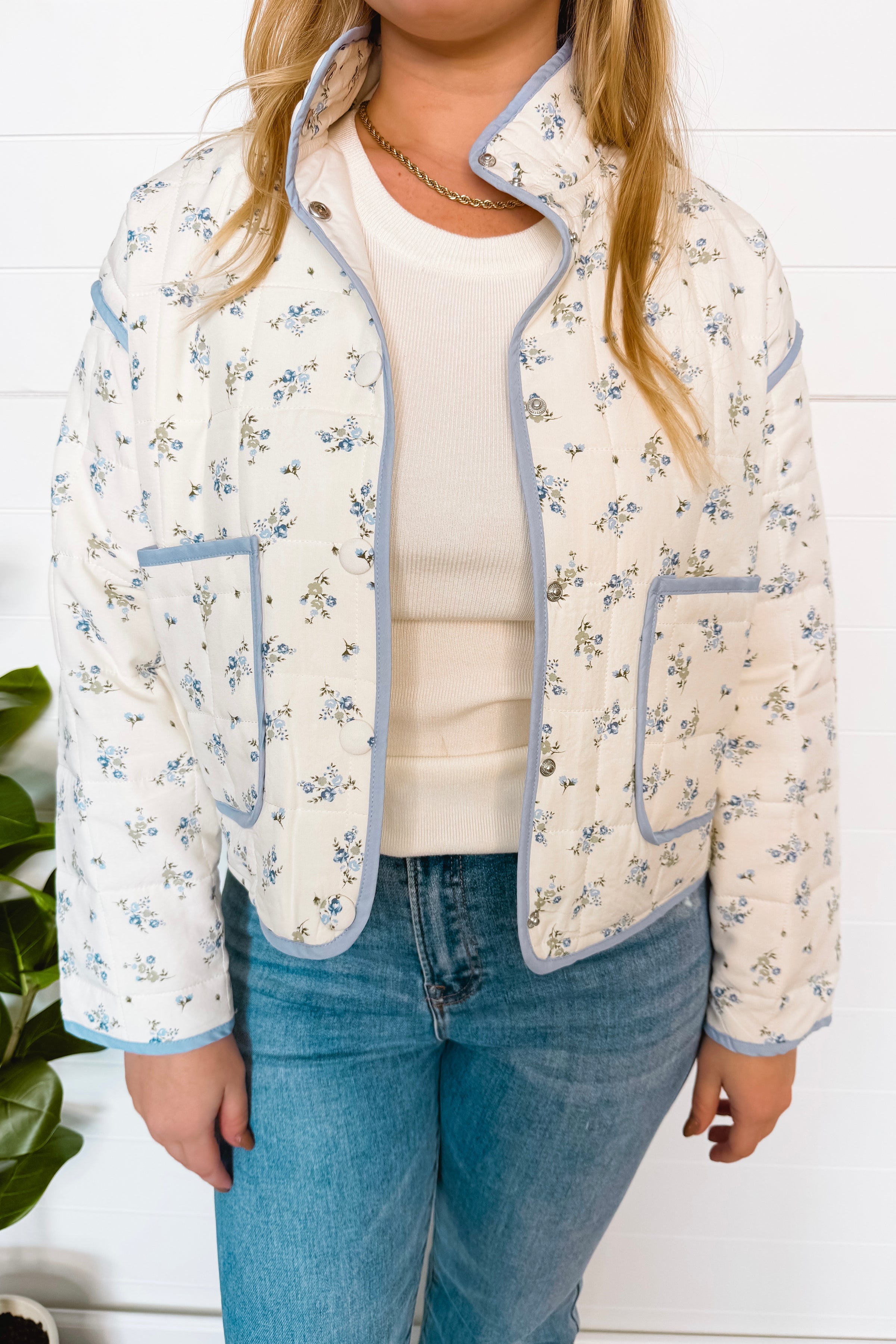 Sunny Horizon Quilted Floral Jacket - Ivory/Blue