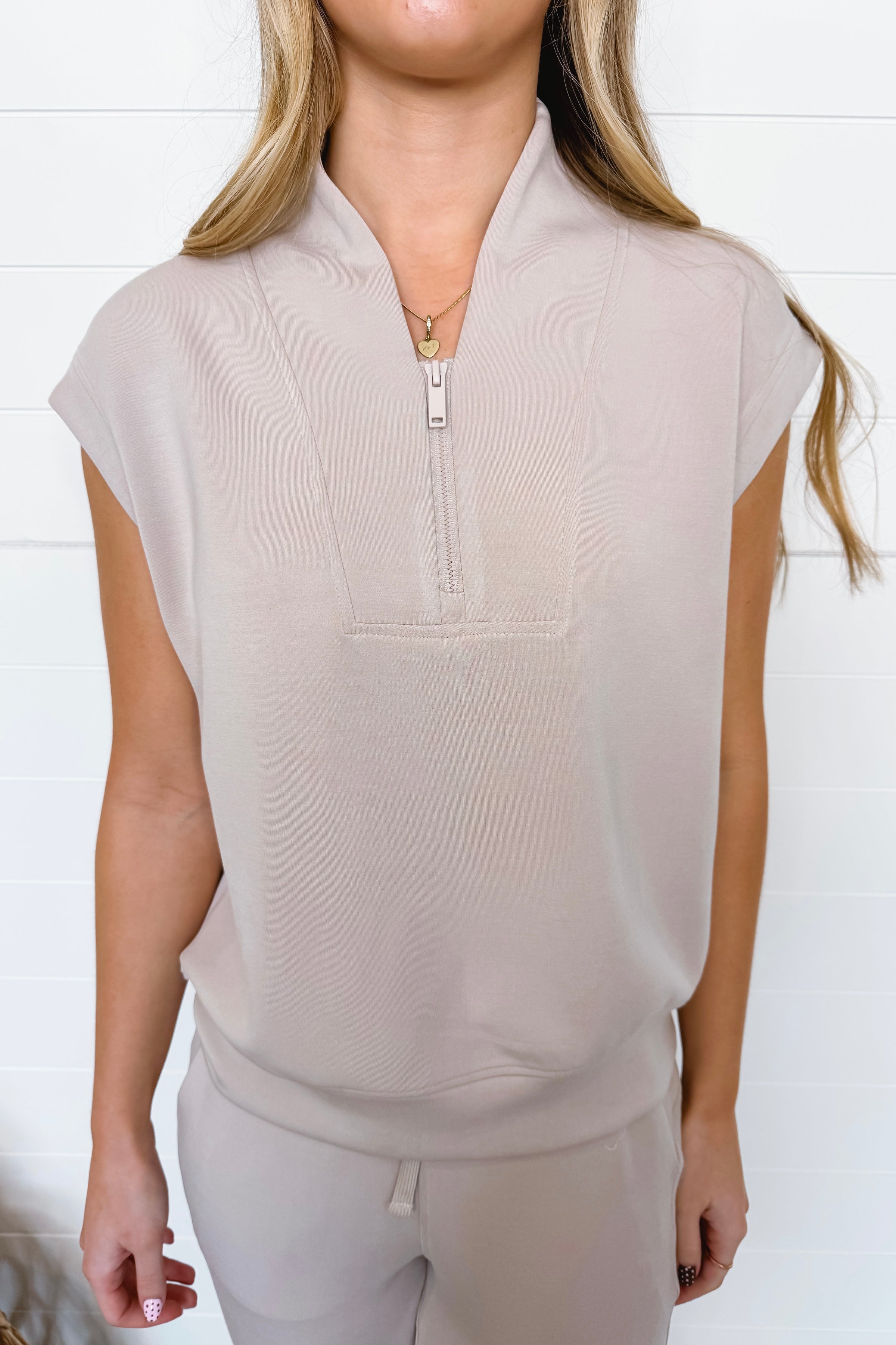 First Class Scuba Luxe V-Neck Sleeveless Top - Mocha Cream