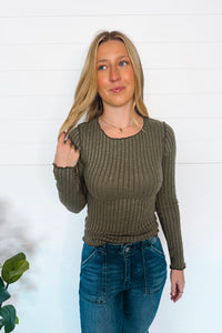 The Clara Ribbed Lettuce Trim Top - Olive