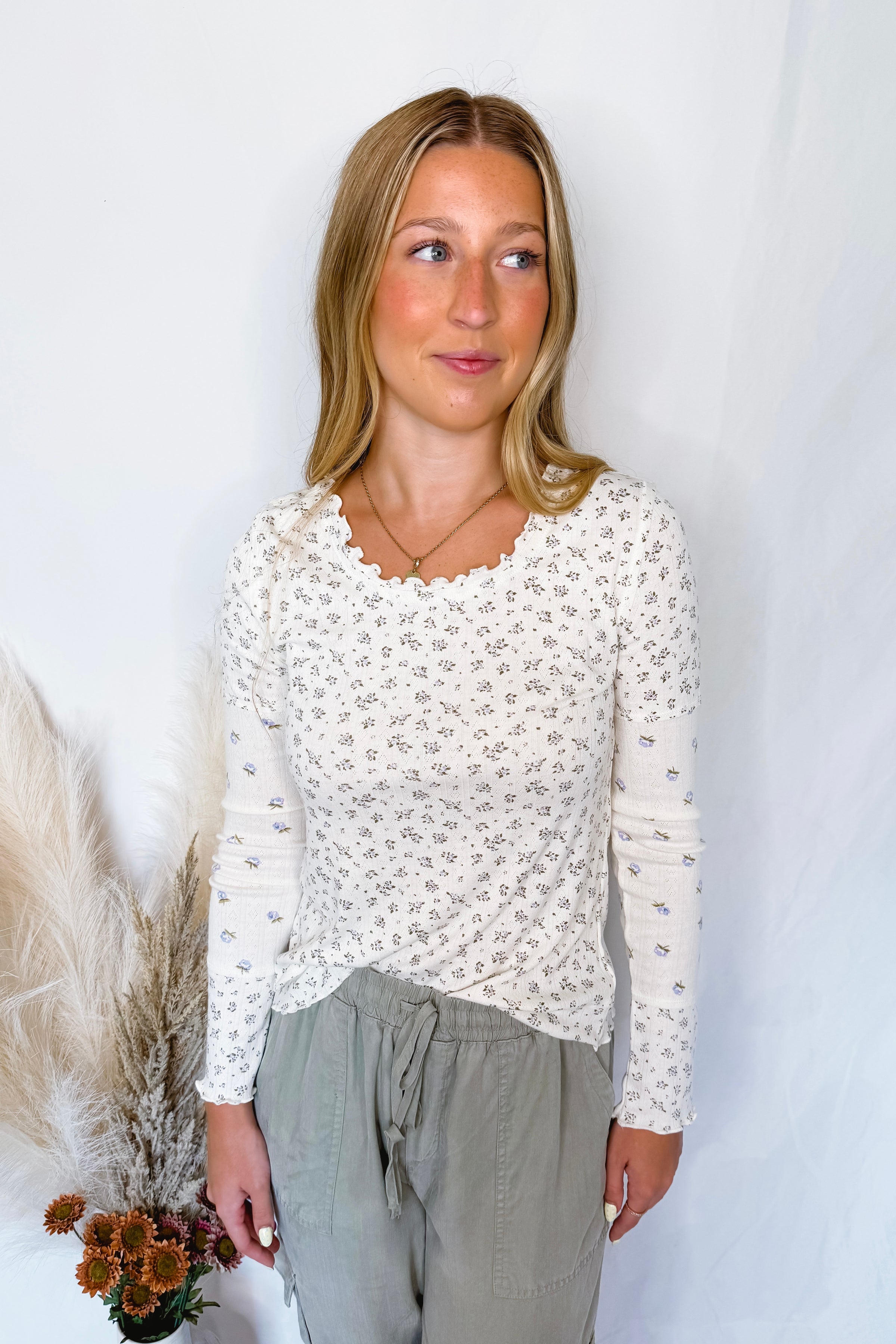 Dainty Delight Floral Lettuce Edge Top - Ivory/Blue