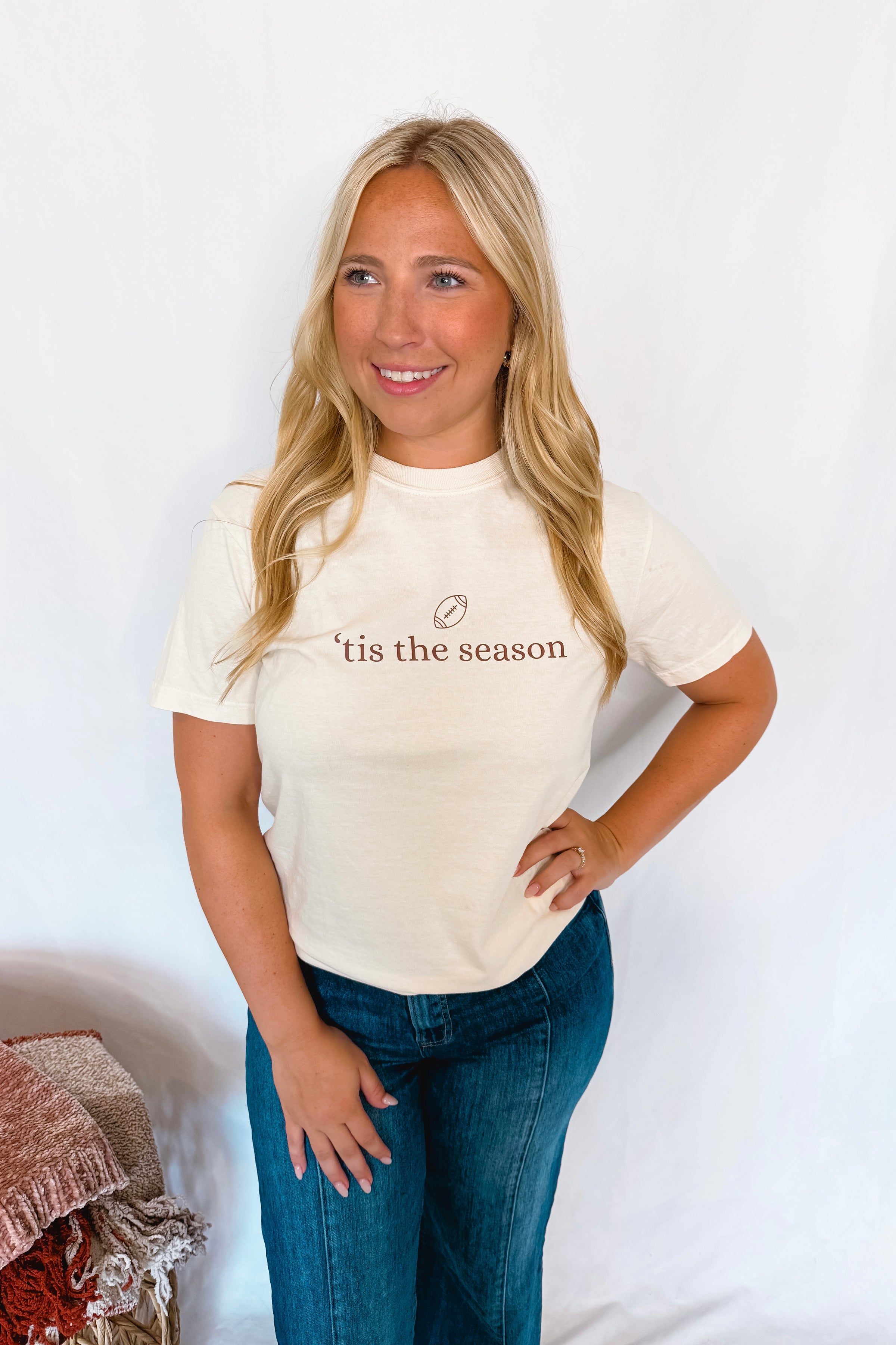 'Tis The Season Graphic Tee - Cream