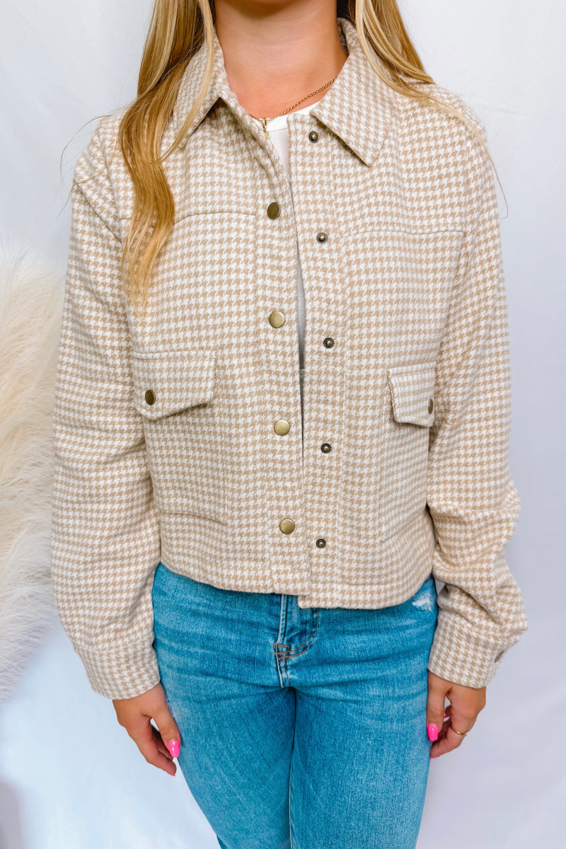 Fall Breeze Mini Houndstooth Shacket - Tan/Ivory