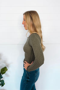 The Clara Ribbed Lettuce Trim Top - Olive